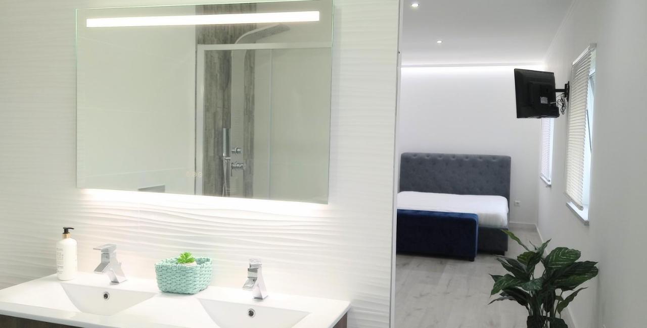 شقة Casa Incrivel Refugio Lieva ,Piscina , Jacuzzi Exterior E Zona Kids نيلاس المظهر الخارجي الصورة